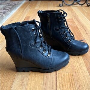 Sorel Joan Uptown Black Leather Lace Up Wedge Boots